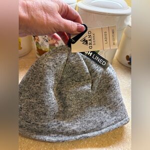 Grand Sierra Gray Fleece Lined Beanie ladies one size fits most NEW